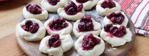 пирожки на молоке с вишней. Шаг 10