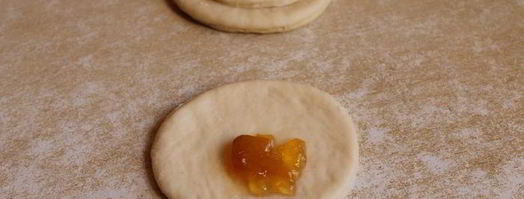 пирожки с абрикосовым конфитюром. Шаг 3