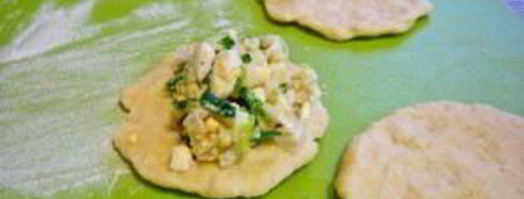 пирожки с черемшой, рисом и луком. Шаг 5