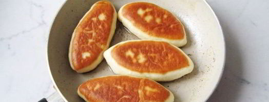 пирожки с горохом, жареные на сковороде. Шаг 12