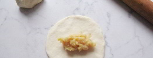 пирожки с горохом, жареные на сковороде. Шаг 10