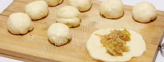 пирожки с капустой на кефирном тесте. Шаг 10