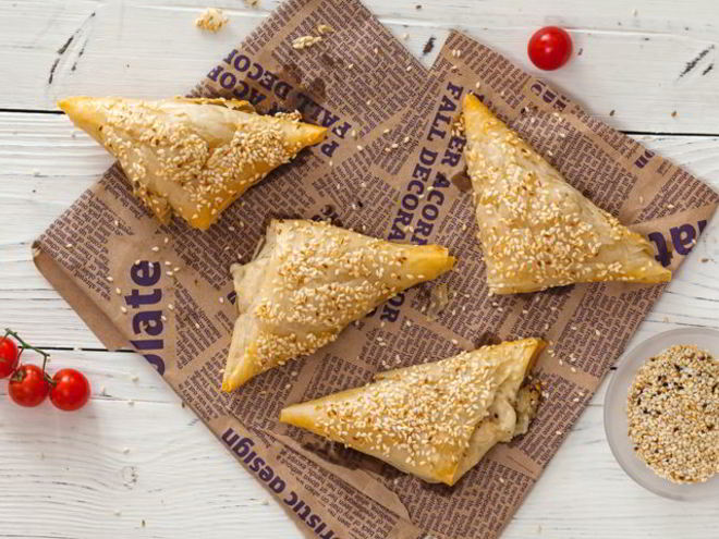 Рецепт пирожков с курицей и сыром бри