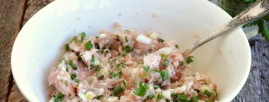 пирожки с курицей и ветчиной из слоеного теста. Шаг 5