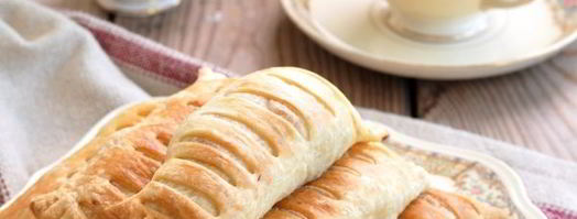 пирожки с курицей и ветчиной из слоеного теста. Шаг 10