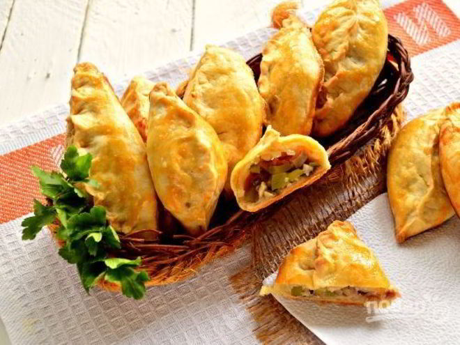 Рецепт пирожков с мясом и огурцами