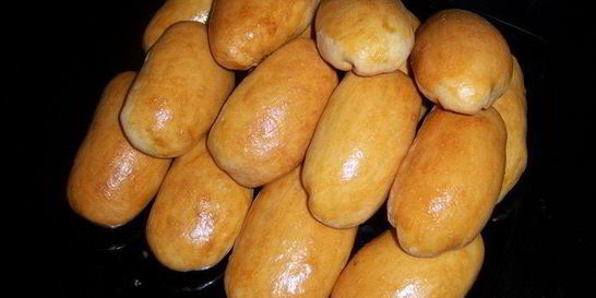 Пирожки с мясом и пирожки с квашеной капустой