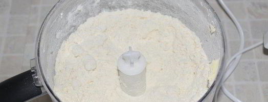 пирожки с начинкой, тушенной в пиве и сыром. Шаг 2