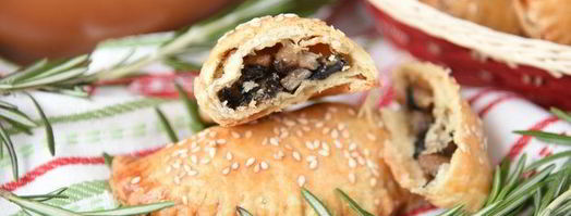 пирожки с начинкой, тушенной в пиве и сыром. Шаг 15