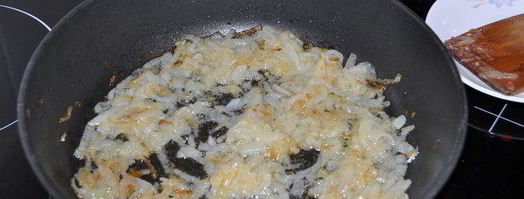 пирожки с начинкой, тушенной в пиве и сыром. Шаг 4