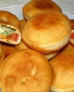 Пирожки с помидорами и брынзой