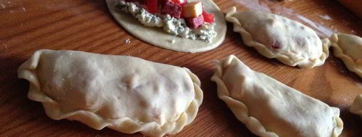 пирожки с творогом, салями и сыром. Шаг 6