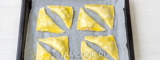 пирожки с вишней из слоеного теста. Шаг 16