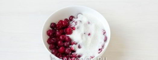 пирожки с вишней из слоеного теста. Шаг 5