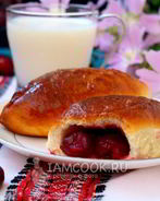 Пирожки с вишней в духовке