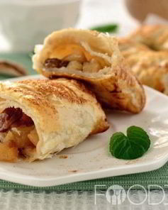 Пирожки с яблоками из слоеного теста