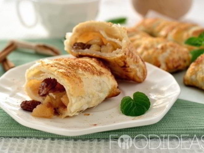 Рецепт пирожков с яблоками из слоеного теста