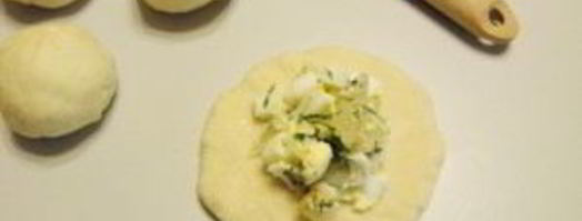 пирожки с яйцами на кефире. Шаг 9