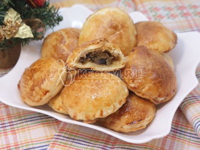 Рецепт рождественских пирожков с грибами и курицей