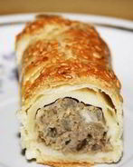 Слоеные пирожки с фаршем