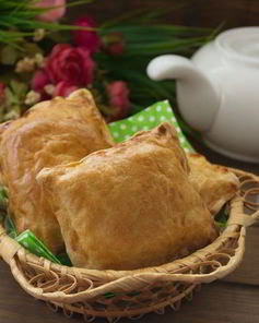 Слоеные пирожки с грибами