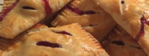 слоеные пирожки с вишней на пиве. Шаг 4