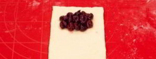 слоеные пирожки с вишней. Шаг 3