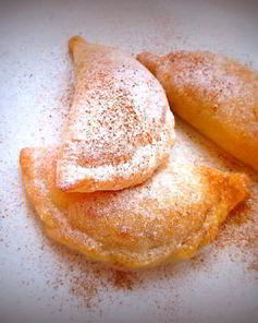 Творожные пирожки с яблоком и корицей