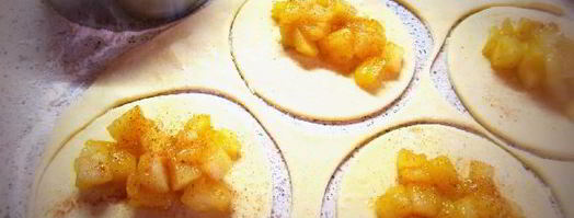 творожные пирожки с яблоком и корицей. Шаг 3