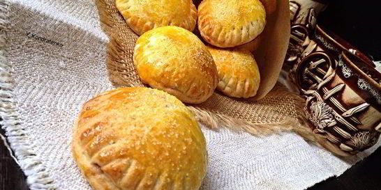 Творожные пирожки с ягодами