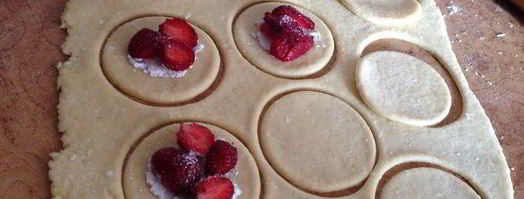 творожные пирожки с ягодами. Шаг 3