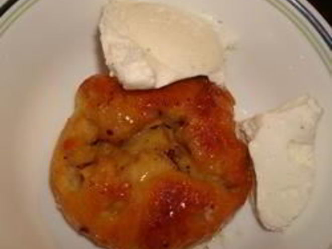 Рецепт яблочных пирожков в сливочно-ванильном соусе