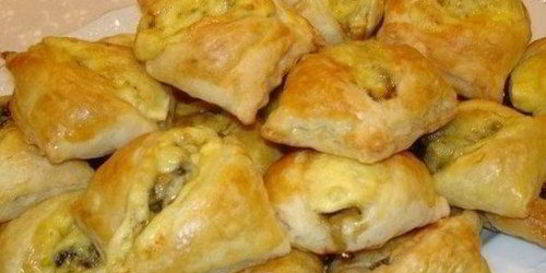 Закусочные пирожки с сыром и грибами