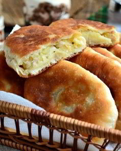 Жареные пирожки с мясом