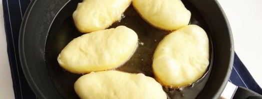 жареные пирожки с творогом на сковороде. Шаг 16