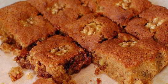 Апельсиновые брауни с грецкими орехами