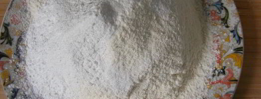 бисквитные пирожные маргаритки с заварным кремом и сливками. Шаг 2