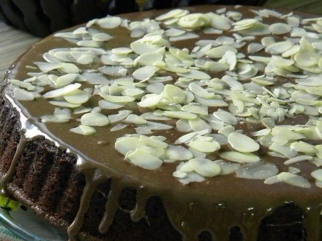 Рецепт брауни с апельсином в миндальных хлопьях