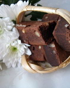 Брауни с кедровыми орешками