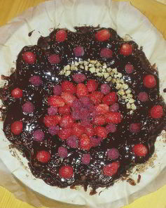 Брауни с земляникой и малиной