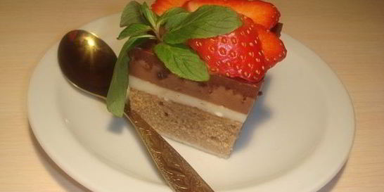 Кофейное пирожное Три шоколада