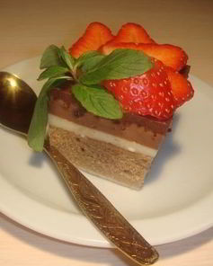 Кофейное пирожное Три шоколада