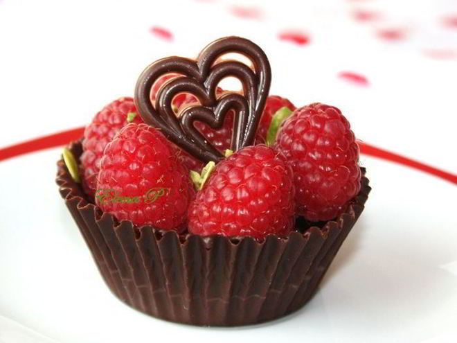 Рецепт корзинок с ганашем, брауни и малиной