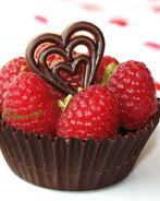 Корзинки с ганашем, брауни и малиной