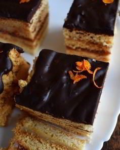 Медовое пирожное с начинкой