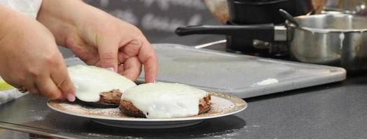 миндальные пирожные с малиной. Шаг 6