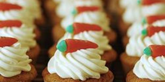 Морковно-миндальные пирожные со сливочным кремом