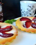 Нежнейшее пирожное со сливами без муки