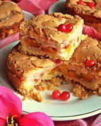 Нежное пирожное с персиками