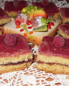 Песочное пирожное Малинка